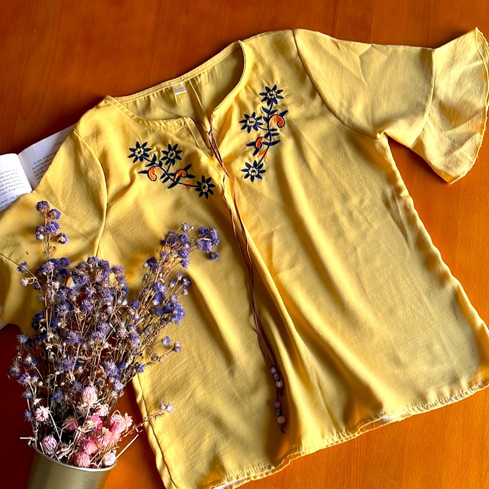 Yellow embroidered floral top with frill sleeves - Picture 1 of 5